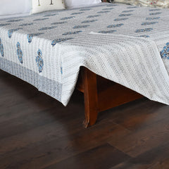 Kantha, White and blue flowers