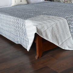 Kantha, Blue and white check